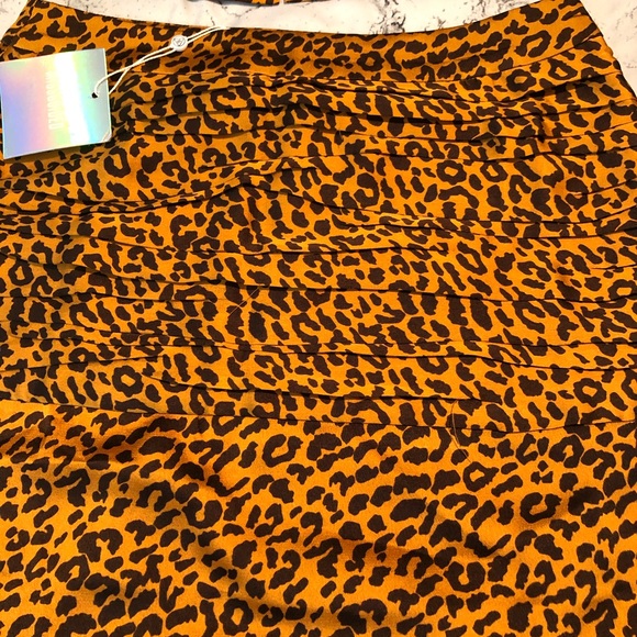 NWT Satin leopard skirt set - Picture 5 of 7